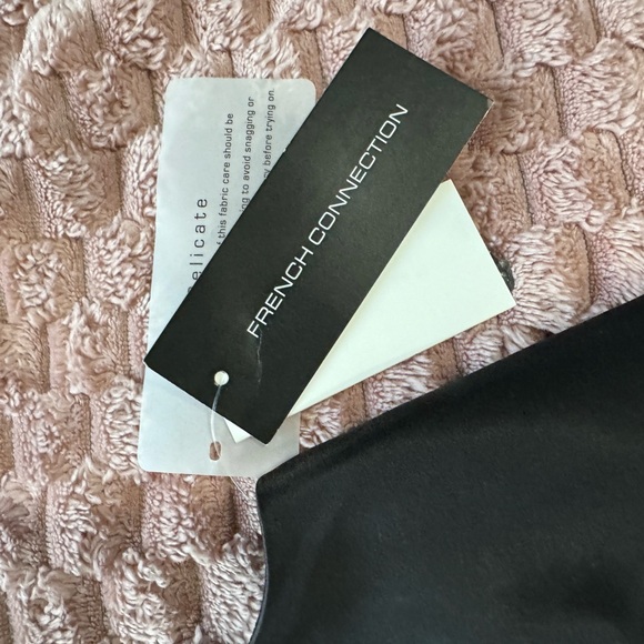 NEW French Connection Illusion Neck Black Top Size 6 - Picture 8 of 12